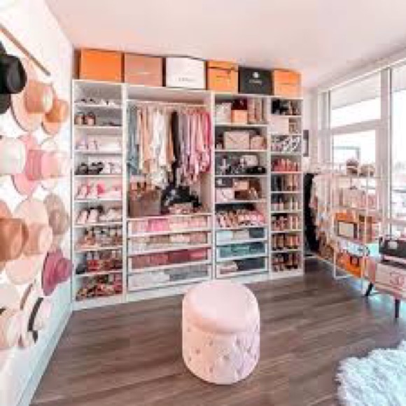 Re-Vamping my closet!!! Glitz style! - Picture 2 of 9